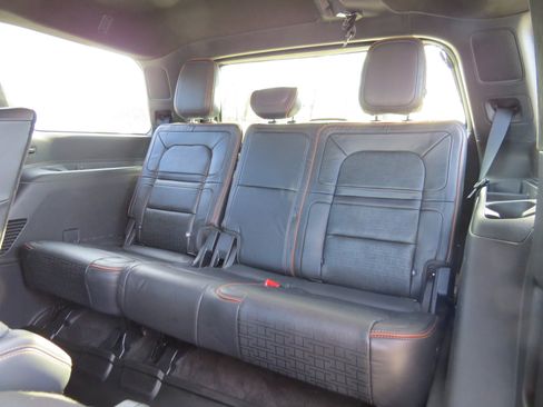 Used 2024 Lincoln Navigator Black Label image 16