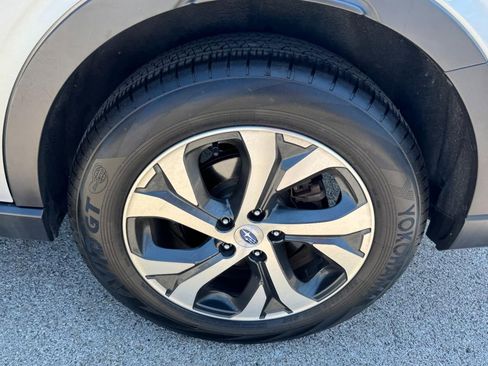 Used 2022 Subaru Outback Limited AWD/4WD image 7