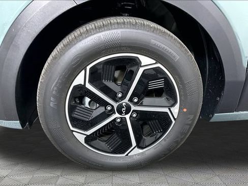 New 2026 Kia Niro EX FWD image 13