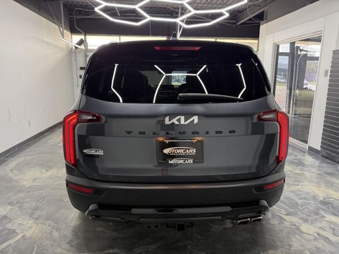 Used 2022 Kia Telluride SX w/ SX Prestige Package AWD/4WD image 4