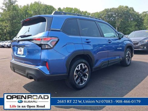 Used 2026 Subaru Forester Premium AWD/4WD image 3
