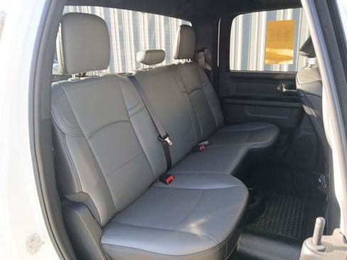 Used 2024 RAM 2500 Tradesman w/ Chrome Appearance Group image 21