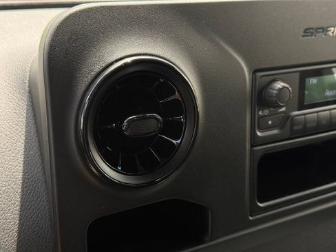 Used 2025 Mercedes-Benz Sprinter 2500 image 22