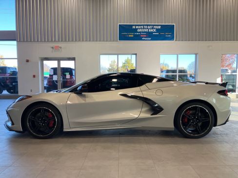 Used 2021 Chevrolet Corvette Stingray Premium Conv w/ 3LT image 8