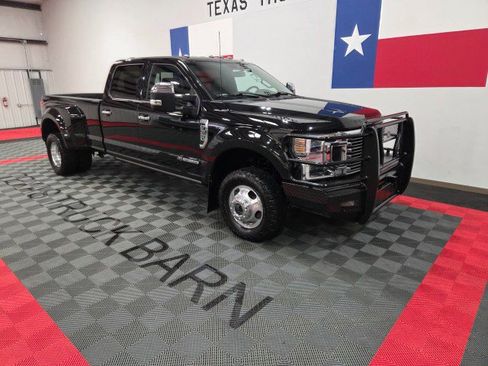 Used 2022 Ford F350 Platinum image 15