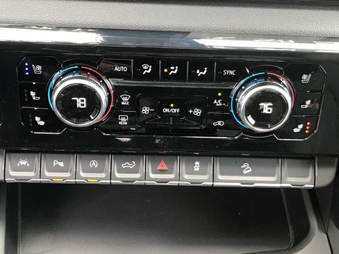 New 2026 GMC Sierra 1500 AT4 w/ AT4 Premium Package AWD/4WD image 27