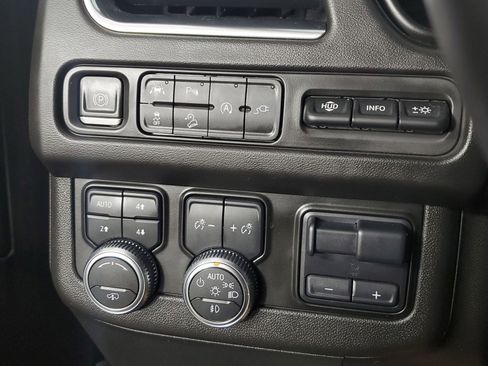 Used 2021 GMC Yukon AT4 w/ AT4 Premium Plus Package image 25