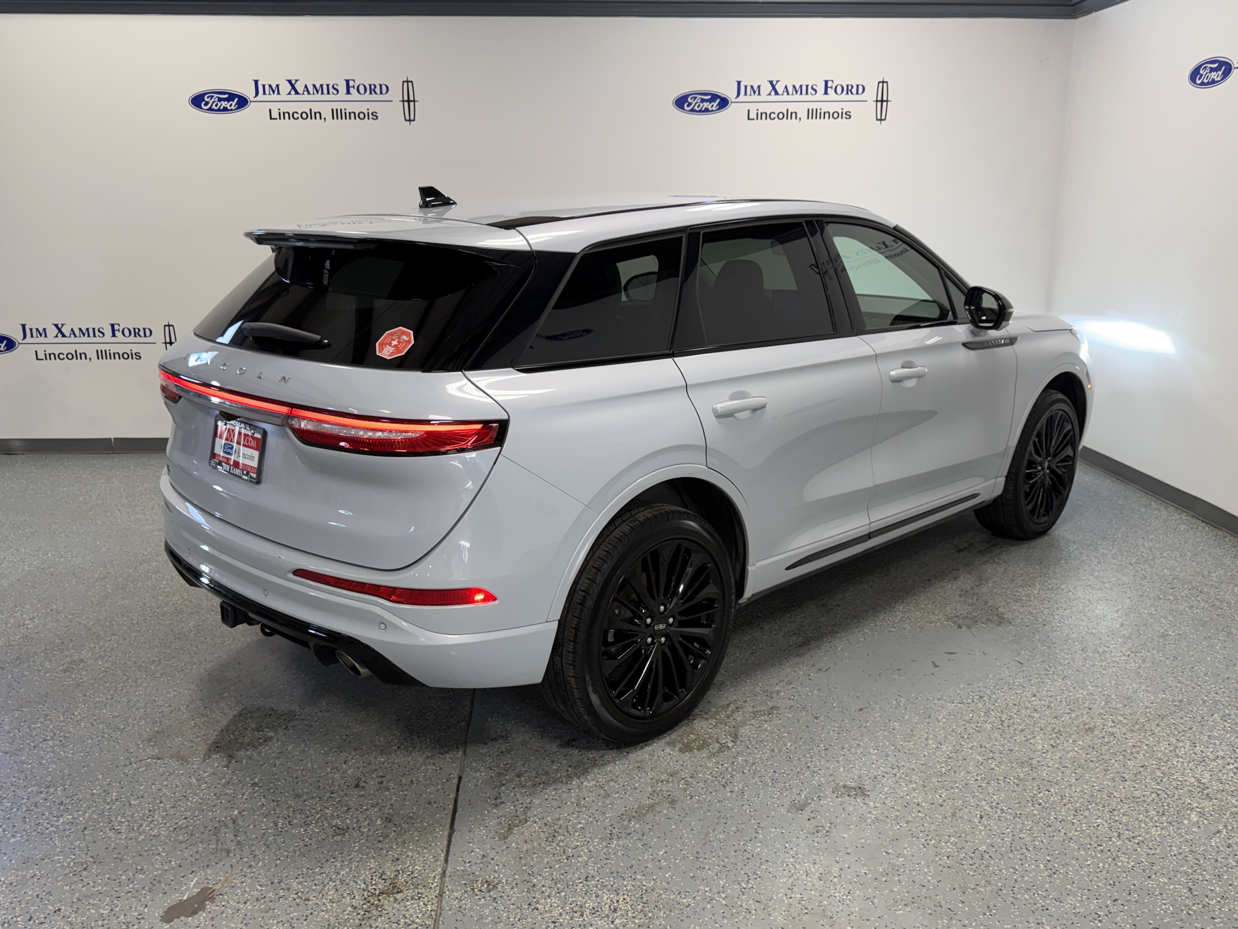 Used 2025 Lincoln Corsair AWD w/ Equipment Group 101A image 34