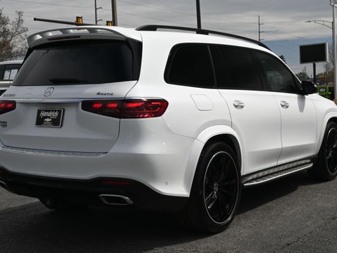 Used 2025 Mercedes-Benz GLS 580 GLS 580 image 17