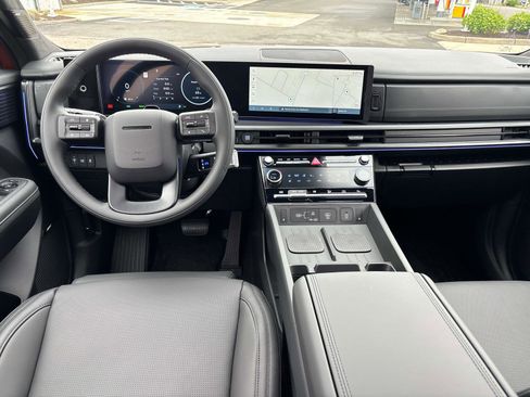 Used 2025 Hyundai Santa Fe Calligraphy image 9