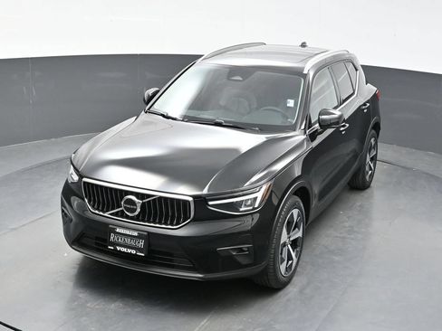Used 2023 Volvo XC40 B5 Plus w/ Driver Assist Package AWD/4WD image 33