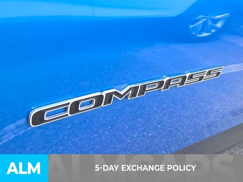 Used 2025 Jeep Compass Limited AWD/4WD image 4