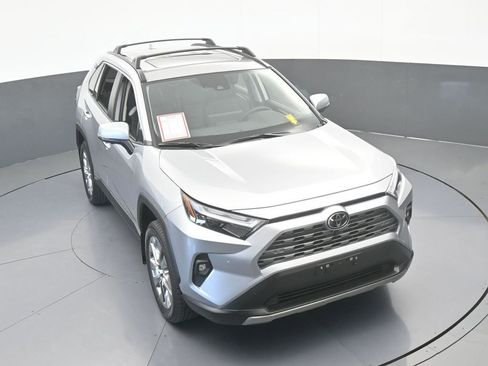 Used 2025 Toyota RAV4 Limited AWD/4WD image 63