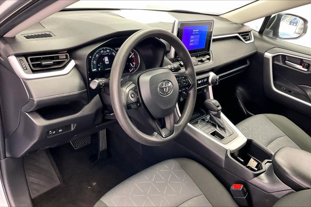 Used 2025 Toyota RAV4 XLE AWD/4WD image 14