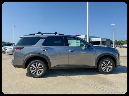 New 2026 Nissan Pathfinder SL AWD/4WD image 17