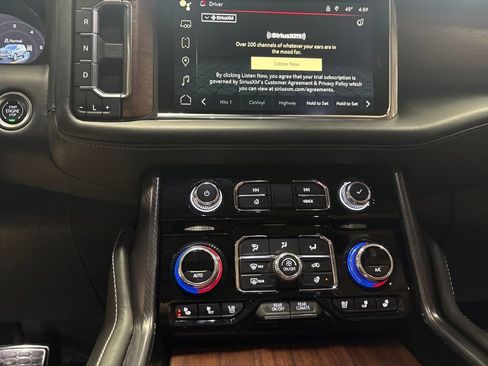 Certified 2024 GMC Yukon XL Denali Ultimate AWD/4WD image 19