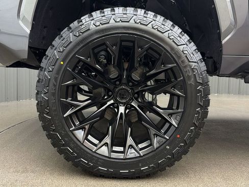 Used 2026 Toyota Tundra Limited AWD/4WD image 9