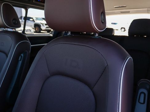 New 2025 Volkswagen ID. Buzz Pro S RWD image 28