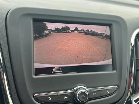 Used 2023 Chevrolet Equinox RS w/ LPO, Floor Liner Package FWD image 9