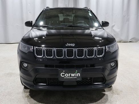 Used 2023 Jeep Compass Latitude image 9