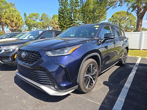Used 2022 Toyota Highlander XSE image 4