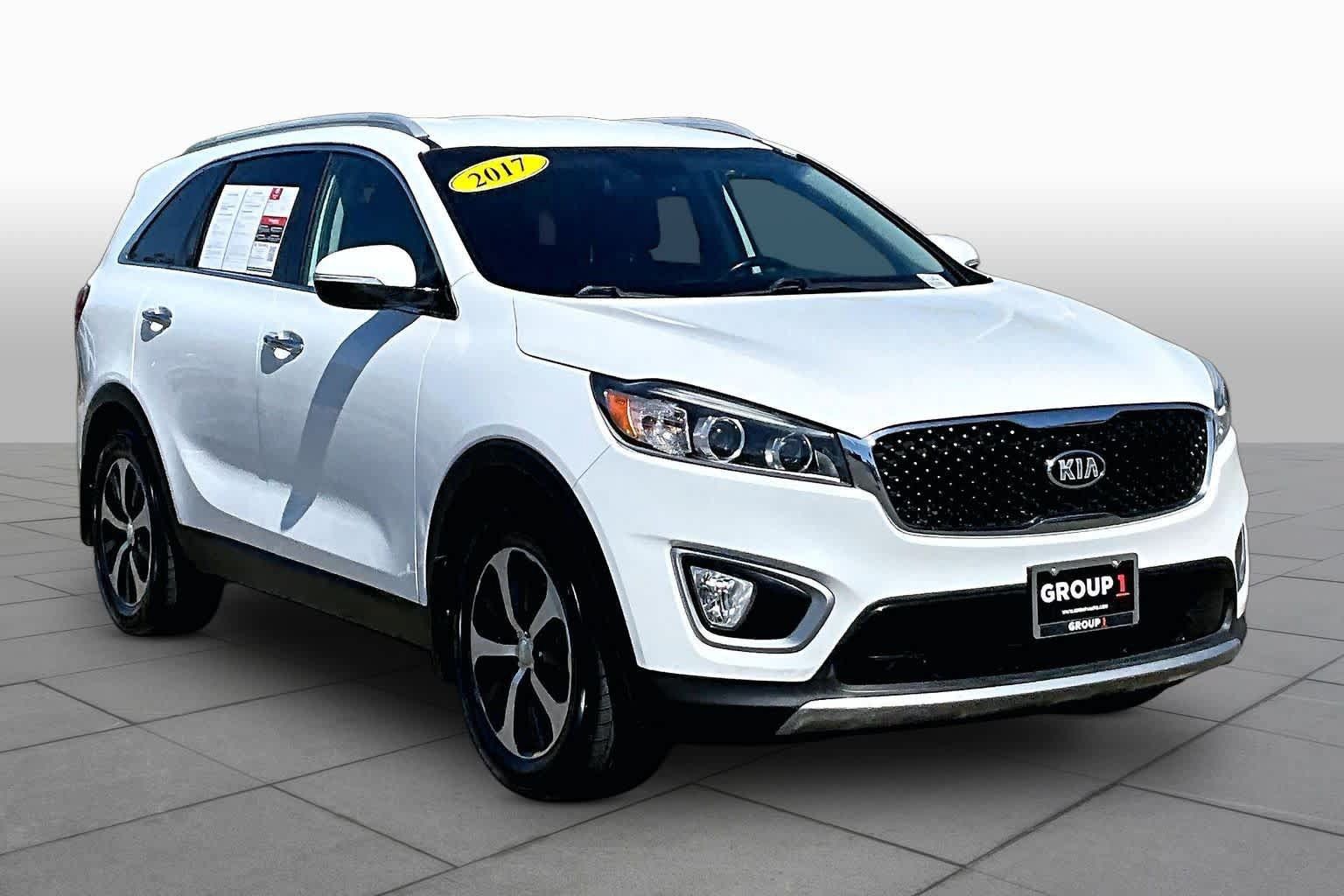 Used 2017 Kia Sorento EX FWD image 2