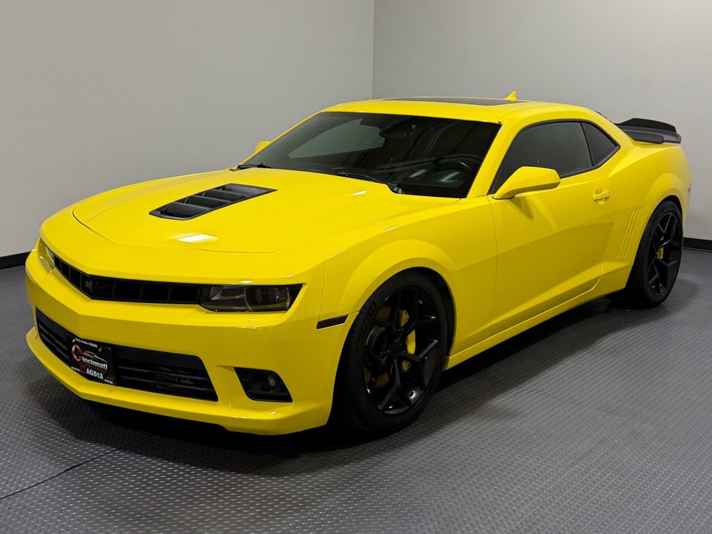 Used 2015 Chevrolet Camaro SS w/ RS Package RWD image 1
