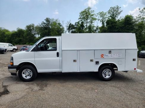 New 2025 Chevrolet Express 3500 w/ Power Convenience Package image 9