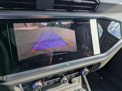 New 2025 Audi Q3 2.0T Premium image 13