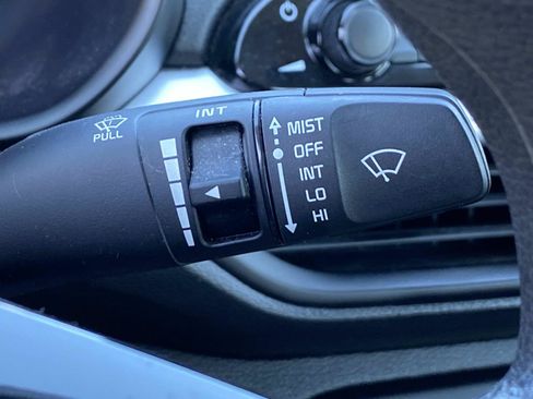 Used 2023 Kia Forte LXS w/ LXS Technology Package FWD image 17