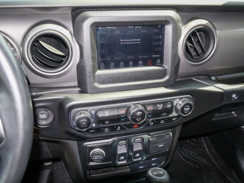 Used 2021 Jeep Wrangler Sport AWD/4WD image 16
