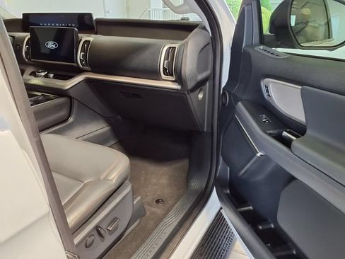 Used 2025 Ford Expedition Active AWD/4WD image 31