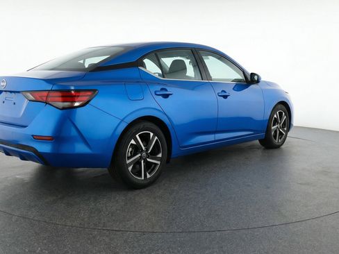 Used 2025 Nissan Sentra SV image 9