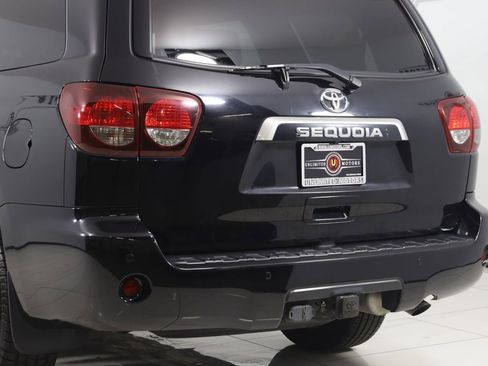Used 2020 Toyota Sequoia Platinum AWD/4WD image 25