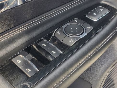 Certified 2022 Lincoln Corsair AWD w/ Premium Package image 9