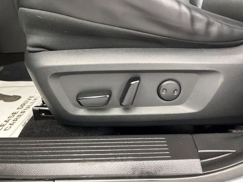 Used 2021 Nissan Rogue SV w/ Premium Package image 32