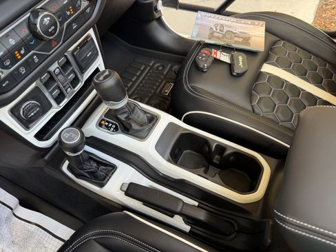 Used 2026 Jeep Wrangler Unlimited Sahara AWD/4WD image 42