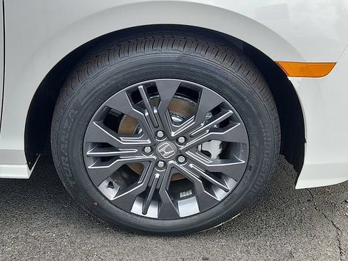 New 2026 Honda Odyssey Touring image 8