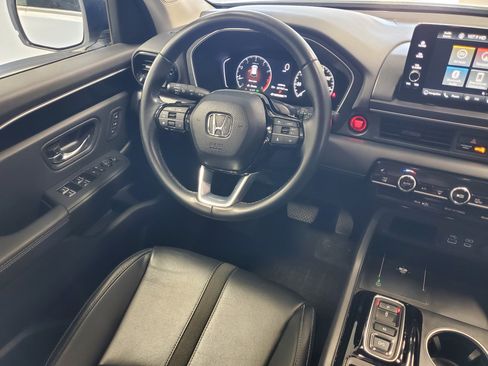 Certified 2024 Honda Pilot Touring image 17