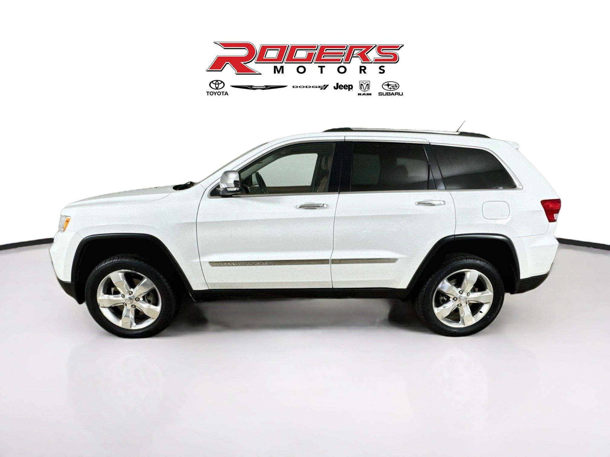 Used 2013 Jeep Grand Cherokee Overland Summit AWD/4WD image 4