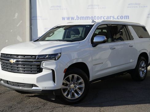 Used 2023 Chevrolet Suburban Premier RWD image 2