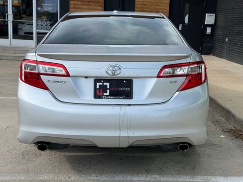 Used 2013 Toyota Camry SE w/ Leather Pkg FWD image 13