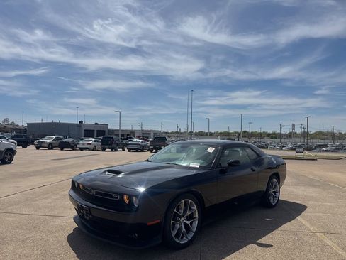 Used 2022 Dodge Challenger GT image 9