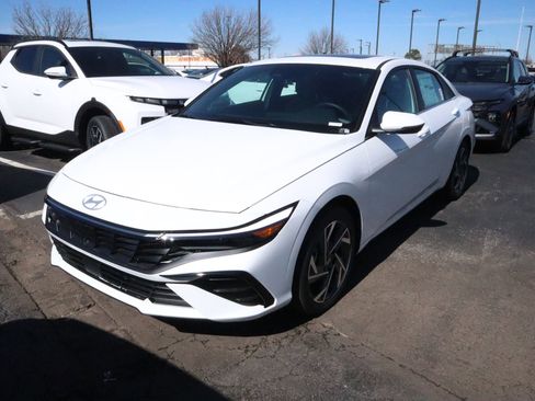 New 2026 Hyundai Elantra Limited FWD image 11