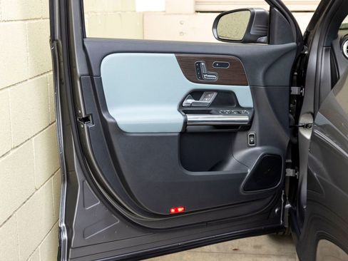 Used 2026 Mercedes-Benz GLA 250 image 12