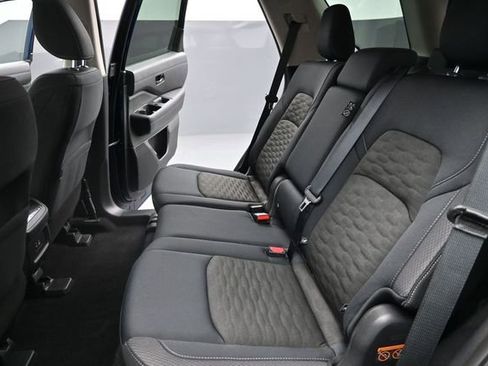 Used 2025 Nissan Pathfinder SV FWD image 19