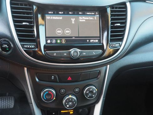 Used 2022 Chevrolet Trax LT w/ Driver Confidence Package image 23