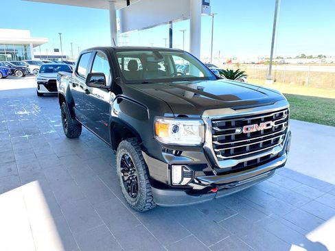 Used 2022 GMC Canyon AT4 image 3