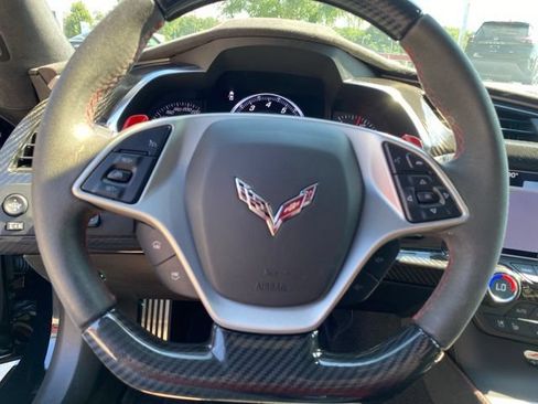 Used 2018 Chevrolet Corvette Z06 RWD image 17