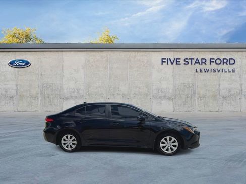 Used 2025 Toyota Corolla LE FWD image 9